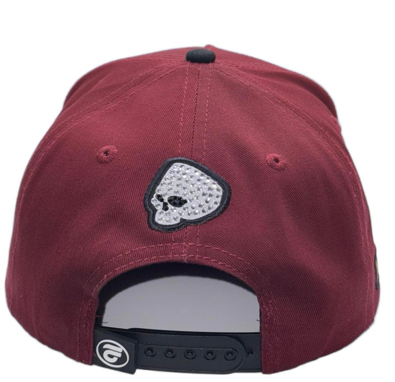 Gorra El Virus Nunca Muere Guinda